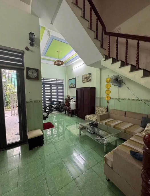 Bán nhà 3 tầng trung tâm Quy Nhơn, gần biển, ngang 6m, giá 4.95 tỷ