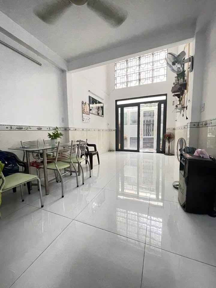 Bán nhà 3 lầu hẻm xe hơi thông Trường Chinh, Tân Bình - Giá 7.99 tỷ