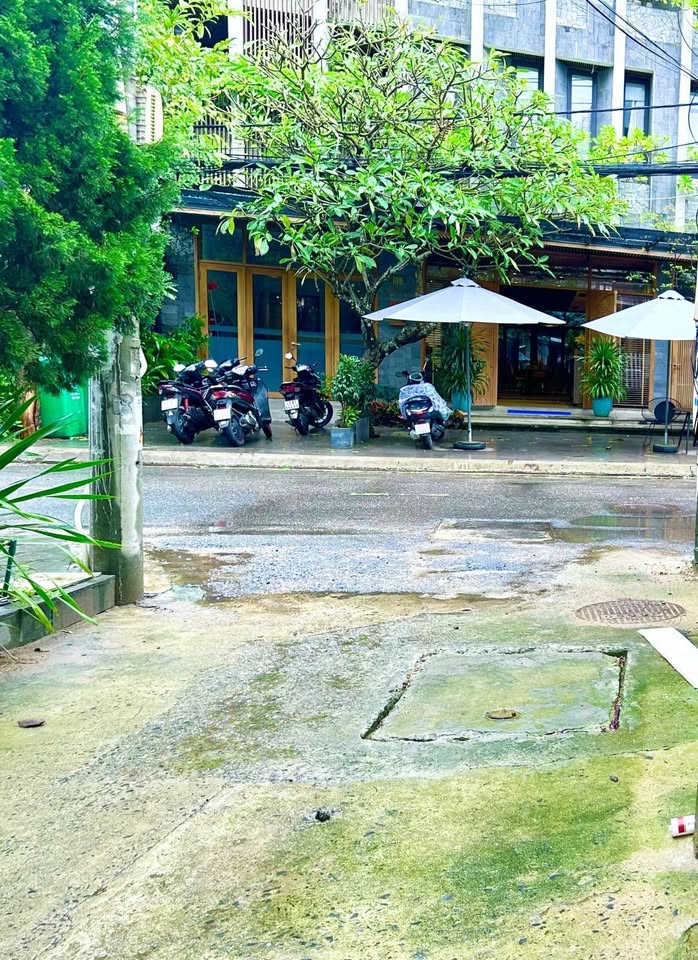 Nhà 91m2 2 tầng 7 phòng ngủ gần biển, sát Furama Resort, Quận Liên Chiểu