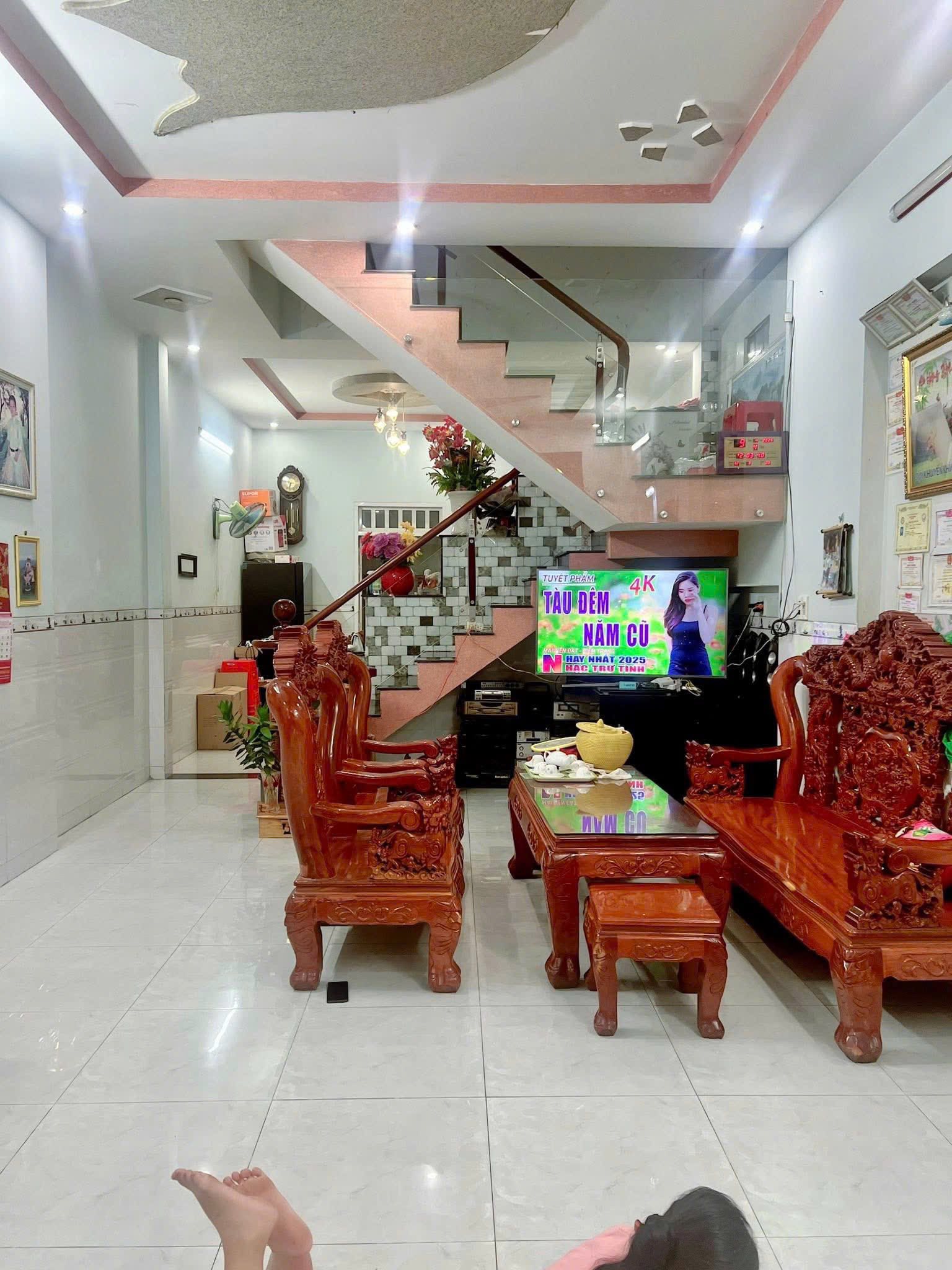 Bán nhà 1 trệt 2 lầu mặt tiền chợ An Bình, diện tích 4.6x22m, giá 5.2 tỷ