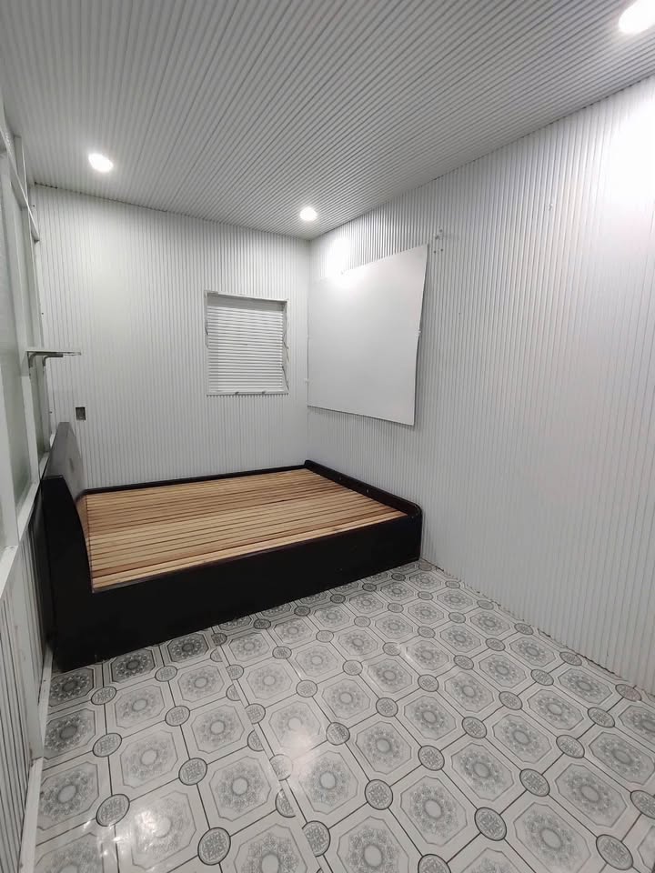 Nhà 2 tầng Phan Thanh - Gần sân bay, lối đi rộng thoáng