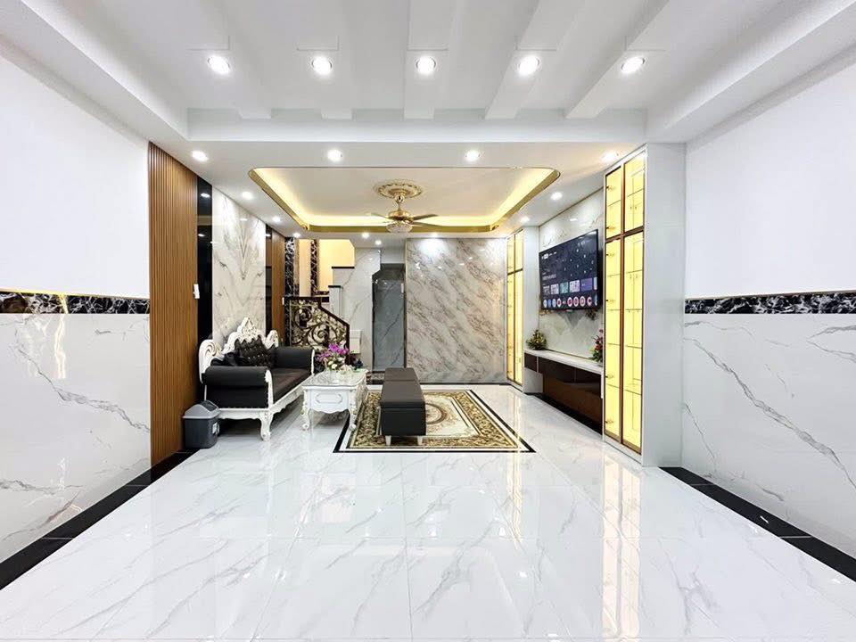 Nhà Trần Phú - Văn Quán, ngõ thông, gần ga tàu điện, ô tô tránh chỉ cách 1 nhà