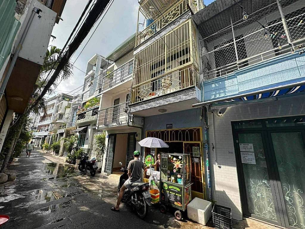 Nhà 1 trệt 3 lầu, 10m ra mặt tiền, 2 tỷ nhỉnh, ngay gần Đại học Công Thương