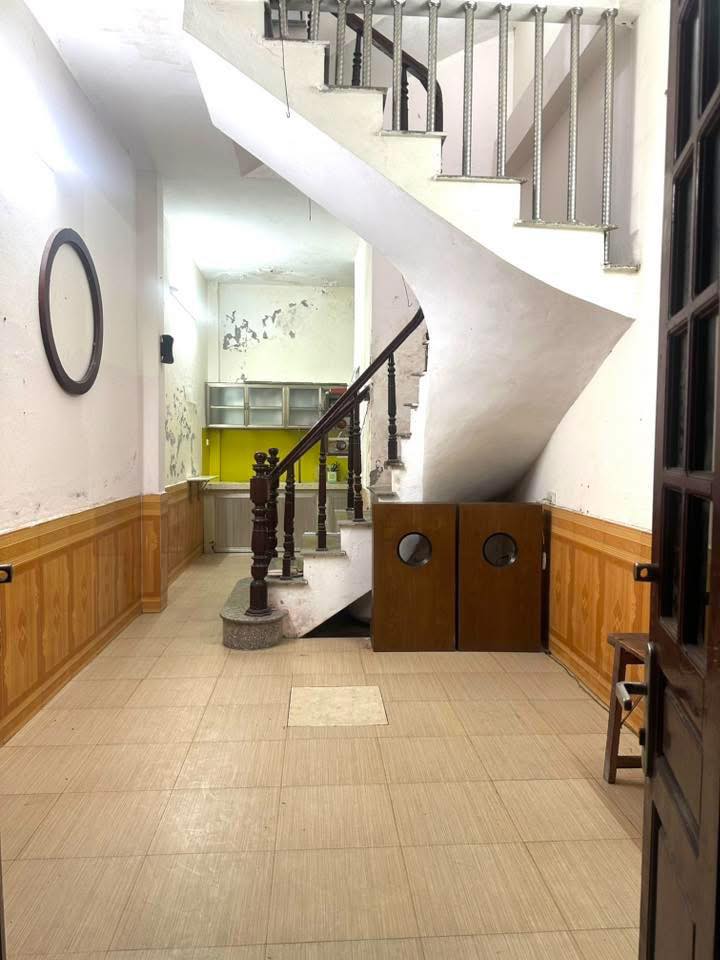 Nhà 4 tầng ngõ 13 Lĩnh Nam, Hoàng Mai giá hời cho gia đình