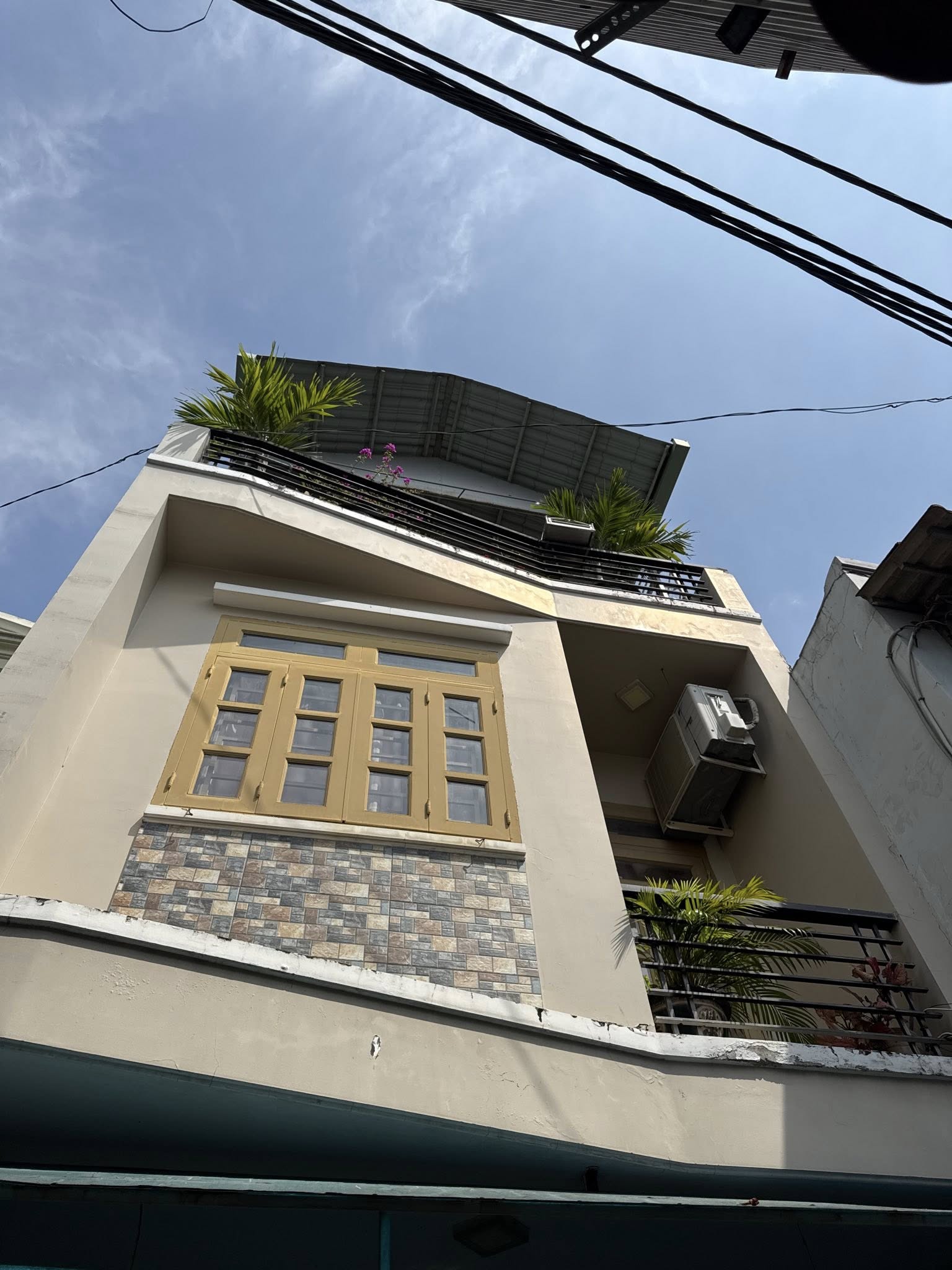 Nhà 2 tầng nở hậu, 3 phòng ngủ, sân thượng ở quận 8, 6 tỷ sắm ngay kẻo lỡ