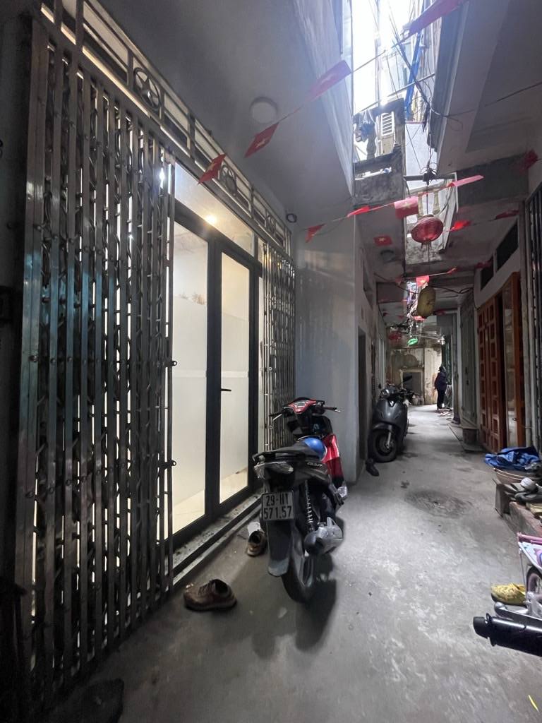 Nhà Minh Khai 4 tầng đẹp, ngõ thông thoáng, giá 5,4 tỷ