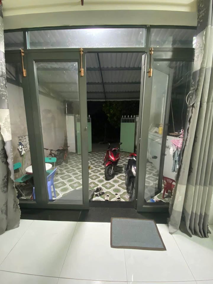 Nhà sổ riêng, sân xe hơi, giá hời tại Tân Uyên, Bình Dương