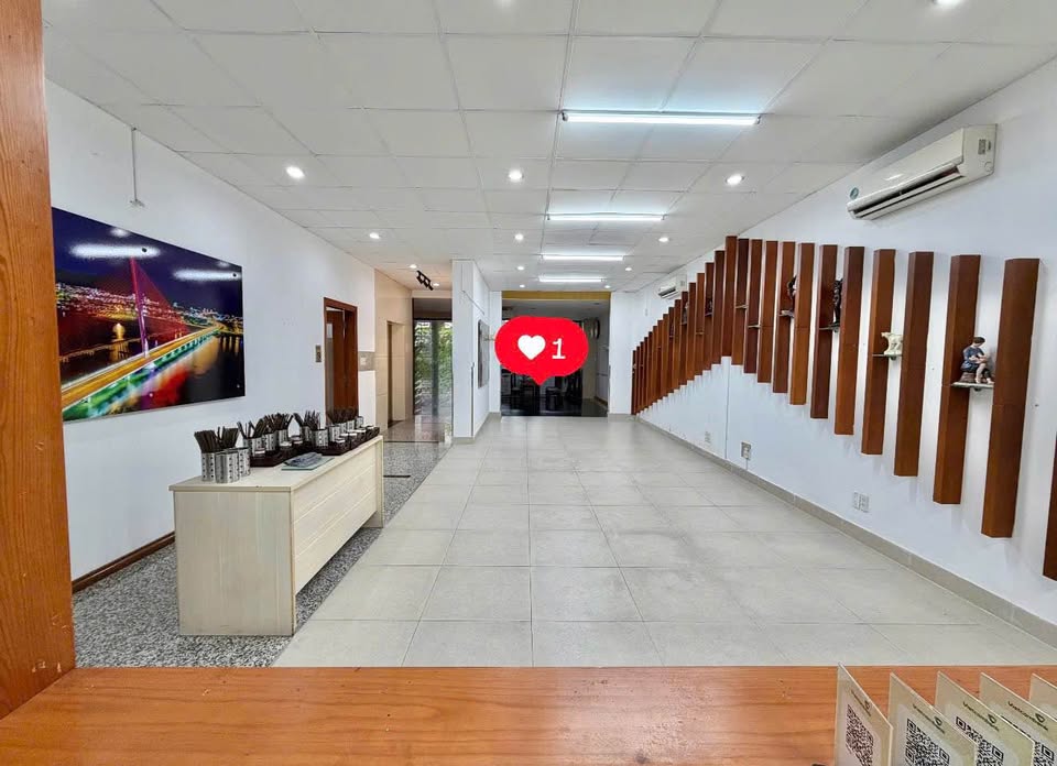 Cho thuê nhà 4 tầng mặt tiền Phước Ninh, Đà Nẵng - Ngang 8.2m, có thang máy