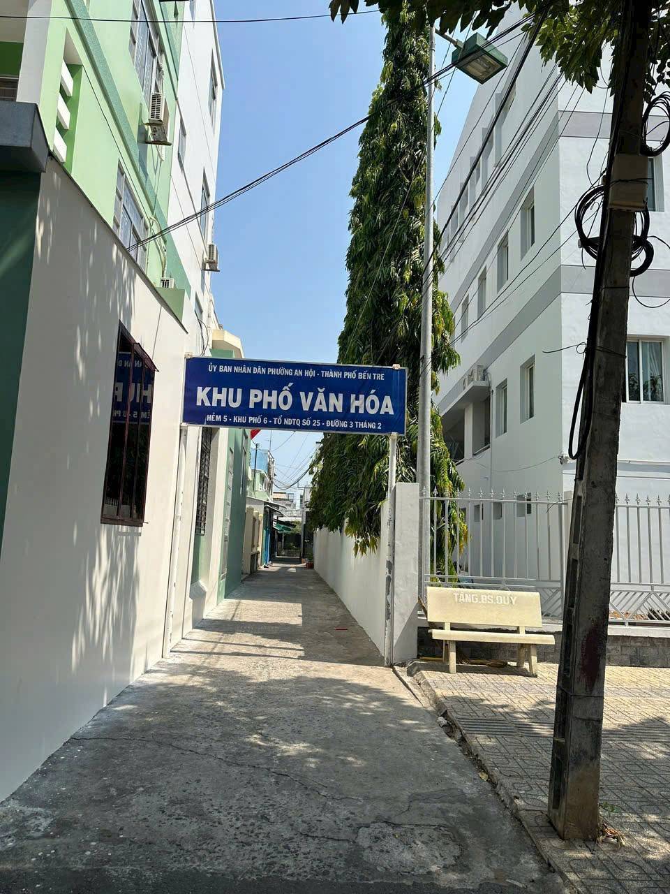 Nhà xinh 1 trệt 1 lầu, tặng full nội thất, giá yêu thương 2 tỷ