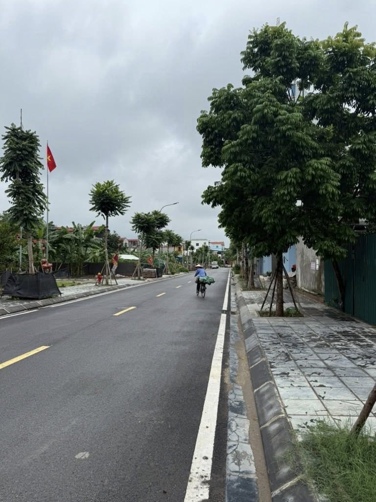 Đất vàng Vườn Hồ 1 mặt tiền khủng 7m, sát hồ, vỉa hè rộng, kinh doanh bùng nổ