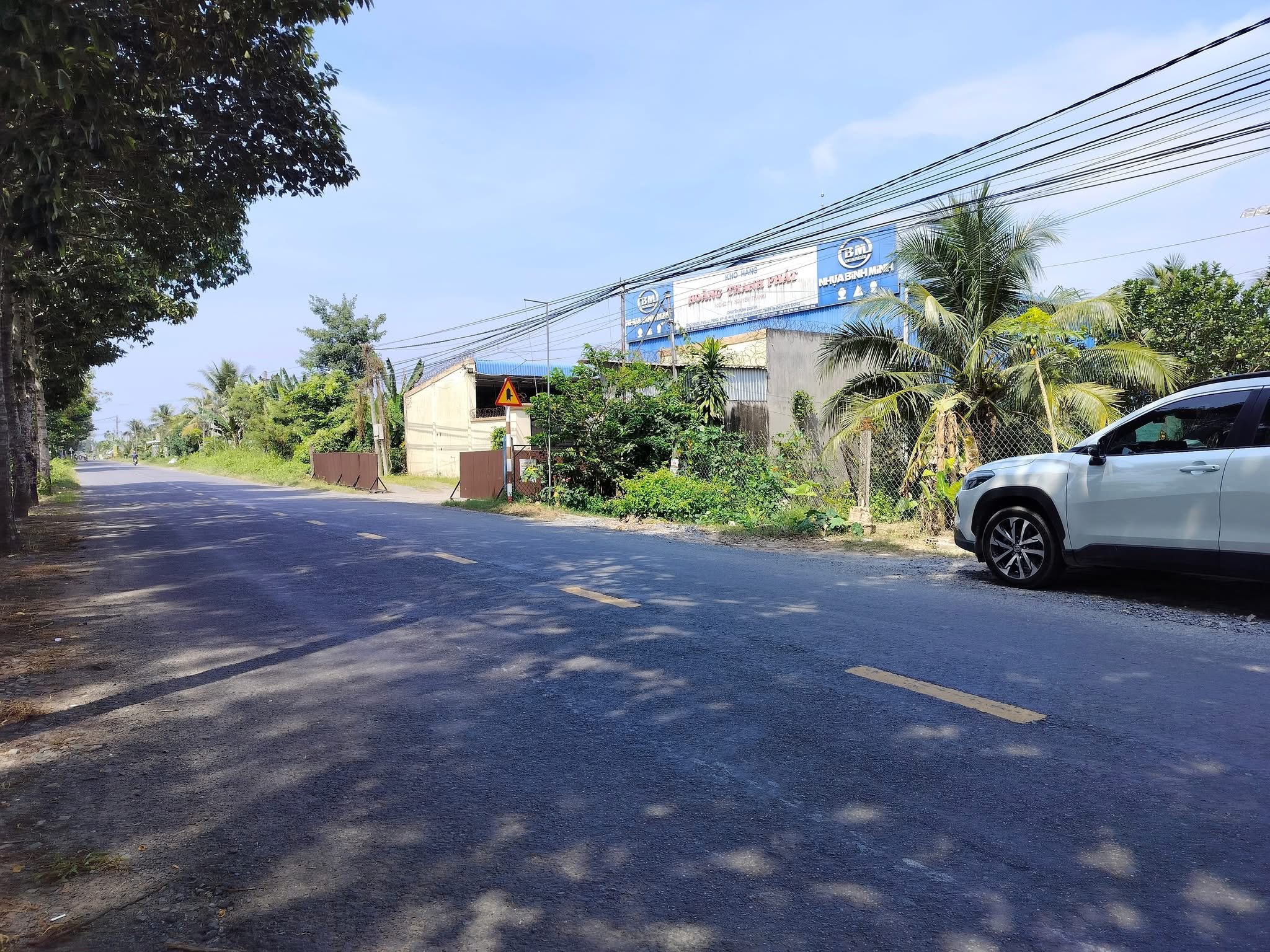 Đất 2 mặt tiền, ngang 10m, gần chợ hữu định - cơ hội đầu tư không tưởng