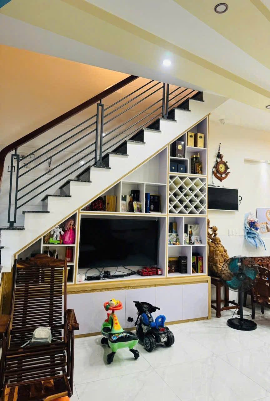 Siêu phẩm nhà 1 trệt 2 lầu tuyệt đẹp tọa lạc tại khu tái định cư 30/4