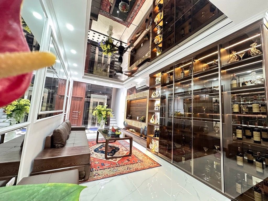 Bán nhà 6 tầng thang máy Ngọc Khánh, Ba Đình - 54m2 full nội thất, giá 17 tỷ