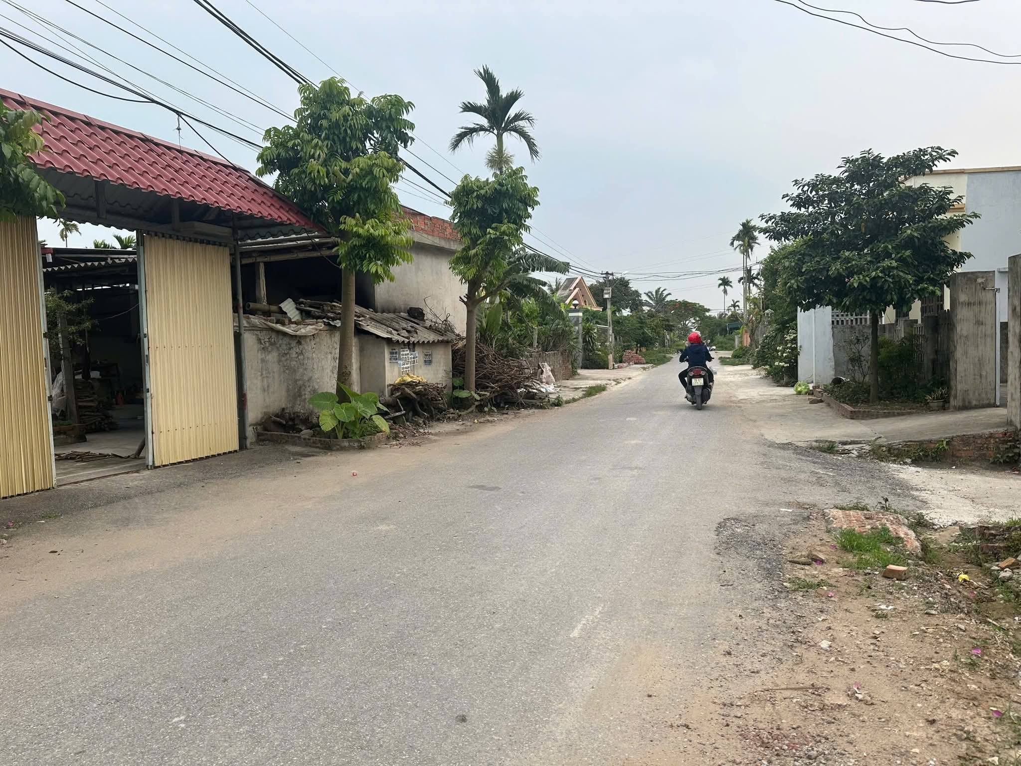 Đất góc xịn sò, kinh doanh buôn bán tẹt ga, sát khu công nghiệp