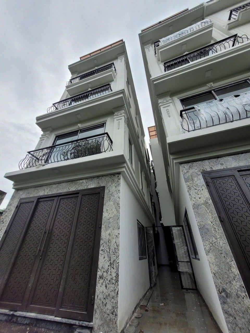 Nhà 36m2, 5 tầng mới, full nội thất, trung tâm Cự Khối, giá 6 tỷ