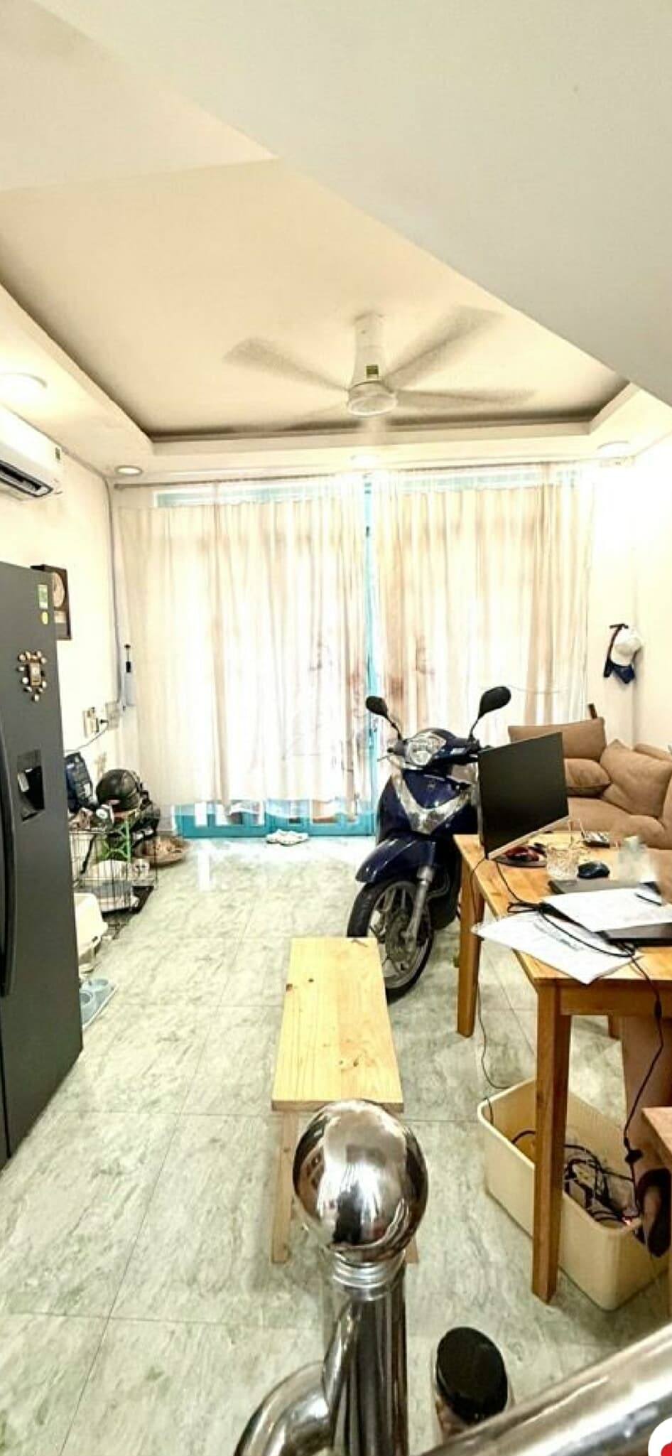 Căn góc Trần Xuân Soạn, Quận 7 thoáng mát, hẻm thẳng, giá hời