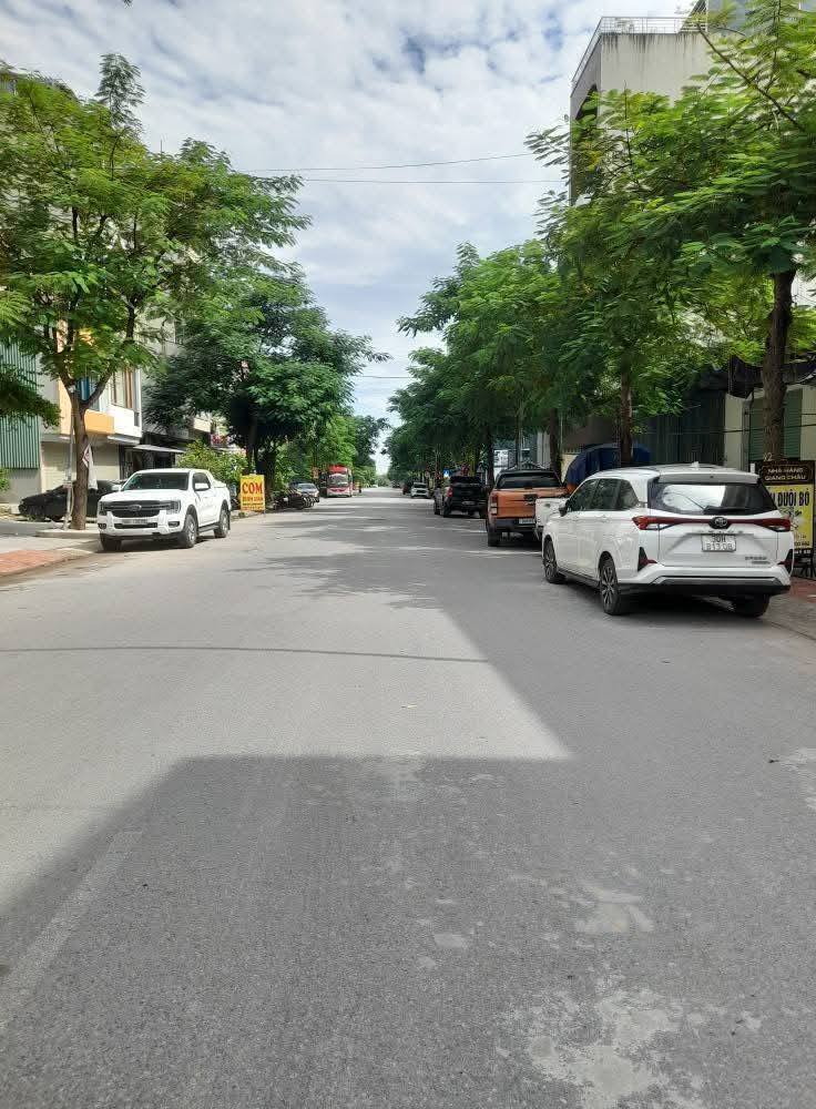 Nhà phân lô Hoàng Liệt, kinh doanh văn phòng, ô tô ngủ trong nhà