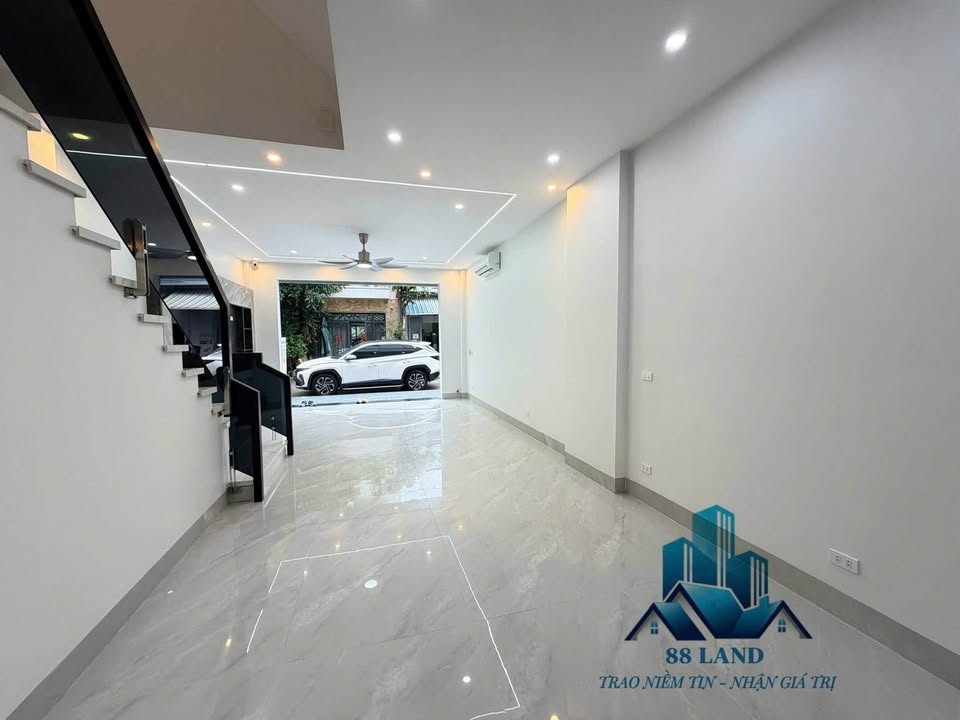 Nhà 3 tầng xinh xắn, sổ sẵn, gần trường học Lê Lợi