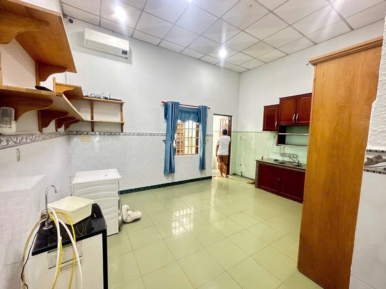 Nhà 2 phòng ngủ, sân ô tô rộng rãi, giá 7 triệu/tháng tại Hiệp Thành, Thủ Dầu Một