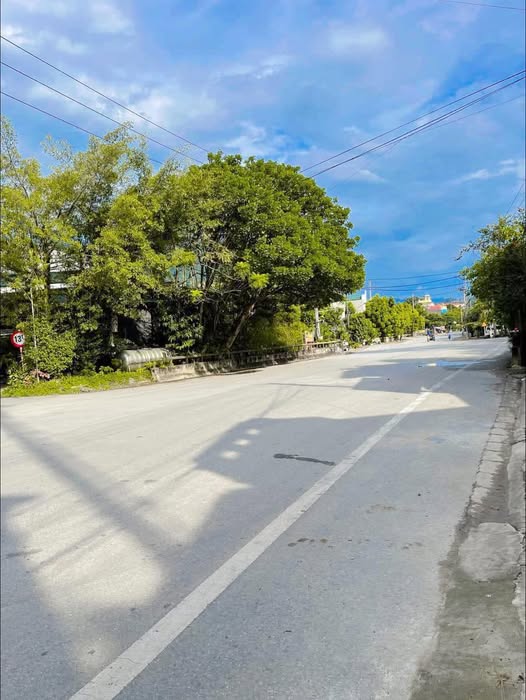 Chính chủ cần bán nhà 2 tầng mặt tiền đường 19/5, vị trí cực kỳ thuận tiện cho việc buôn bán kinh doanh