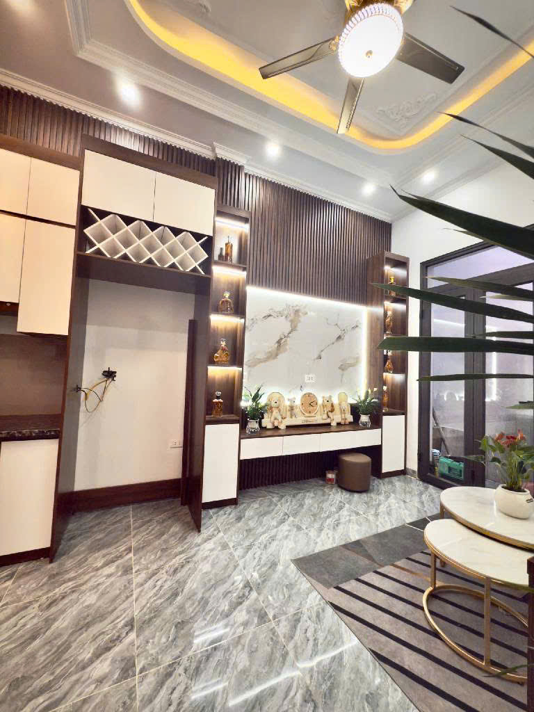 Nhà xinh 5 tầng đón Tết, chỉ 20m ra ô tô, 3 phút lên Phố Cổ