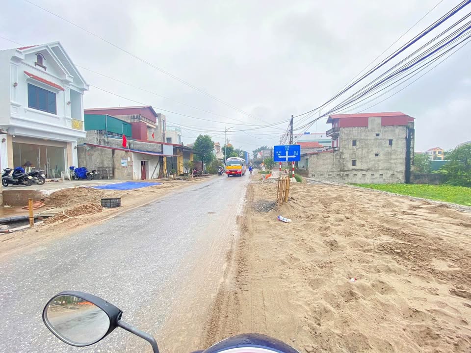 Bán lô đất mặt tiền kinh doanh ngay khu công nghiệp Phố Nối A, Hưng Yên - Giá chỉ 4,x tỷ