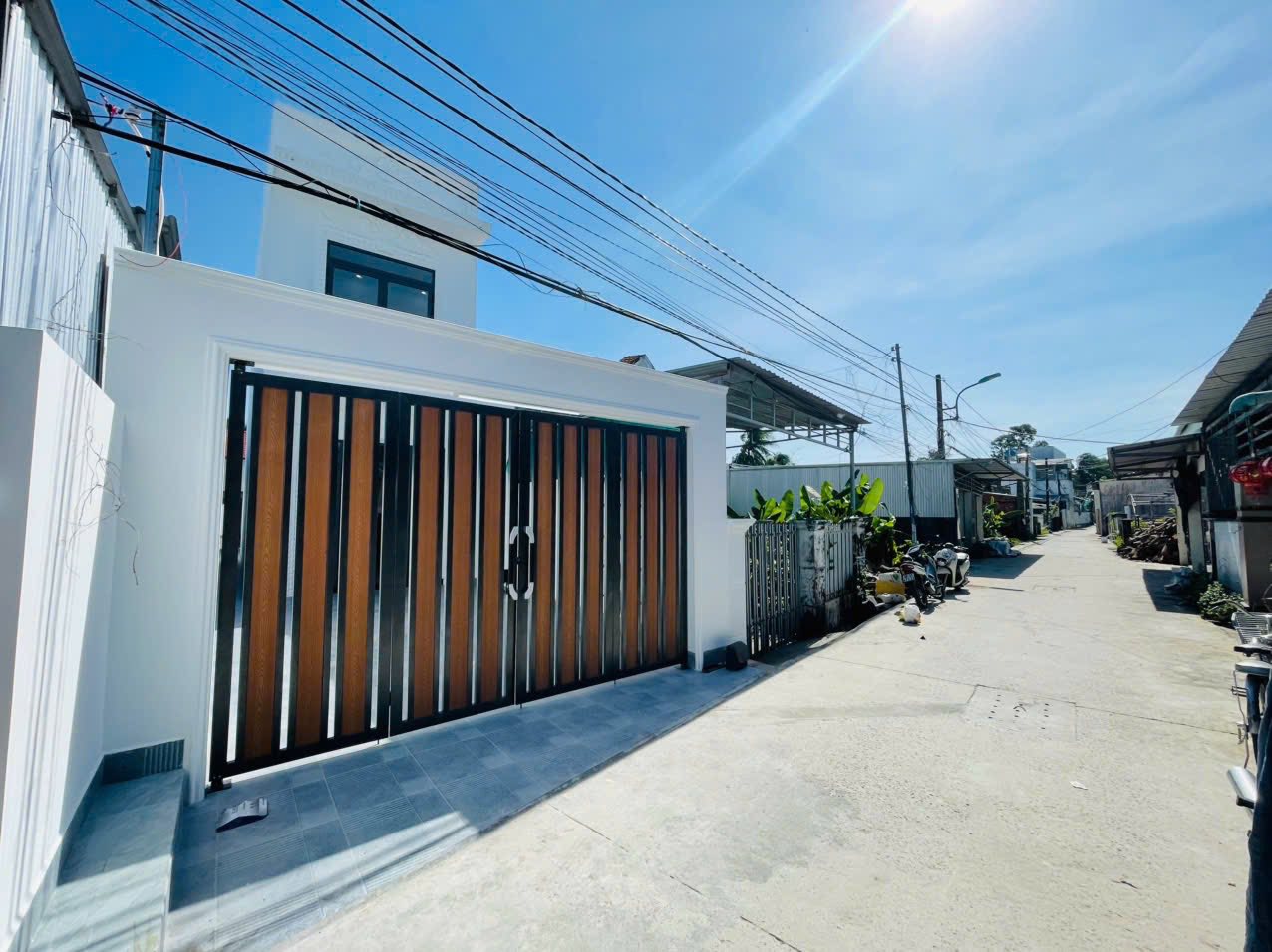 Nhà 5mx35m hẻm Trương Định, 2 nhà, sân hơi, hướng Tây Nam giá 2,55 tỷ