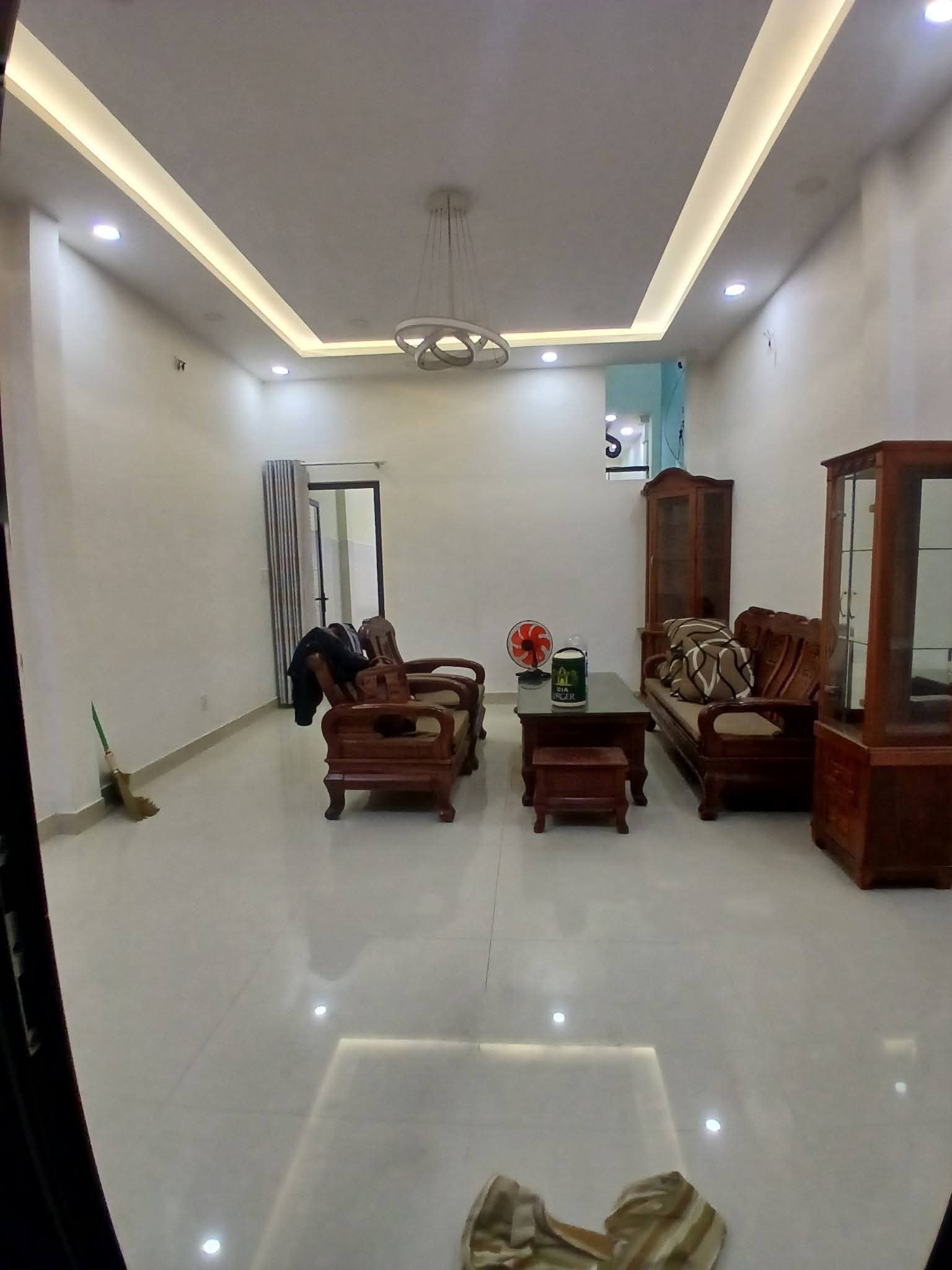 Nhà 3 tầng kiệt Ông Ích Khiêm, thoáng đãng, đủ tiện nghi, giá hời