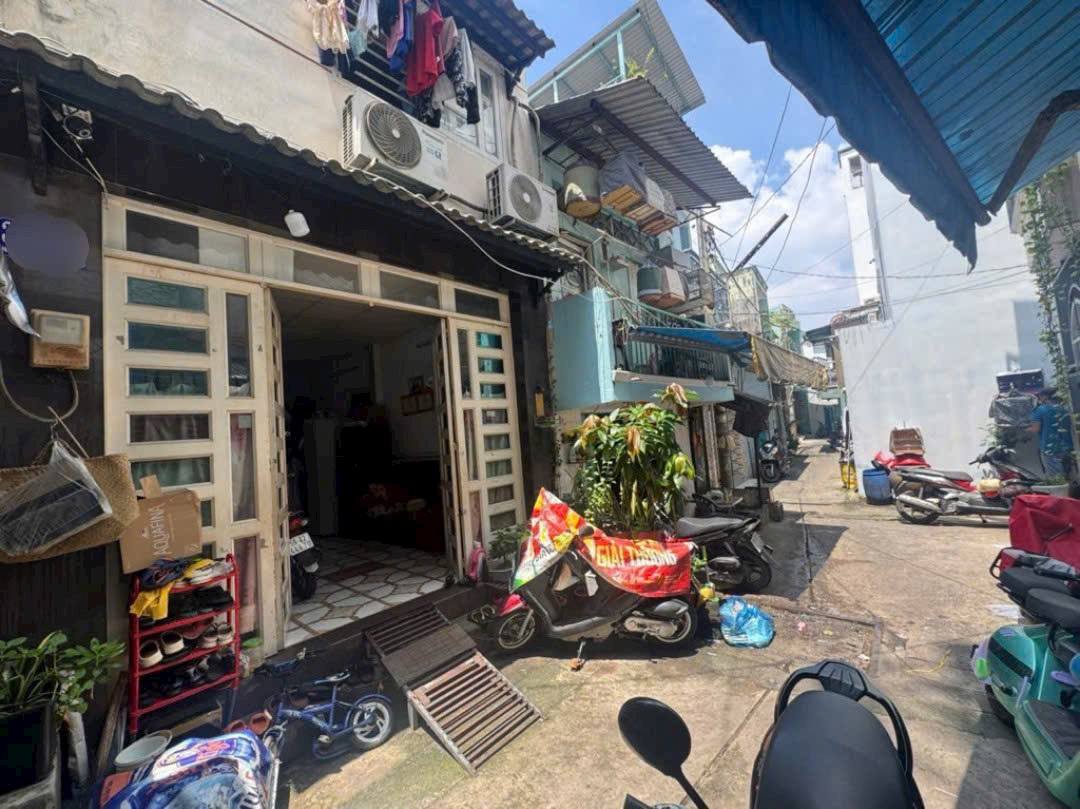 Quận 6 nhà 2 tầng hẻm 5m, ngang 4m, chỉ 4.1 tỷ, giá cực sốc