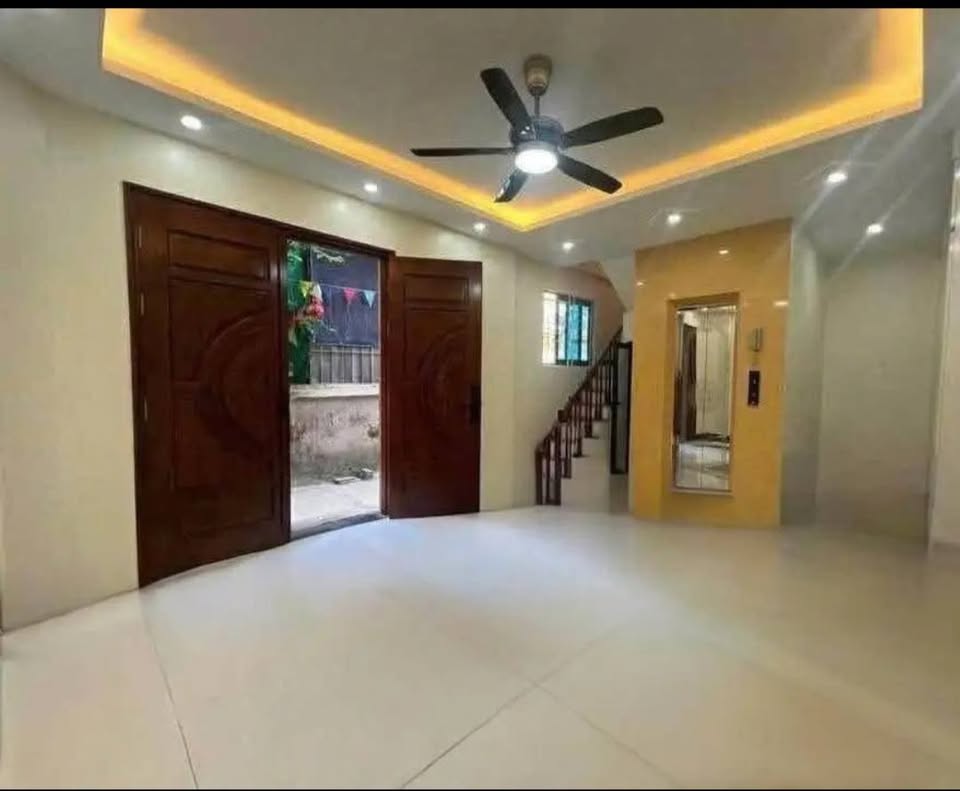 Nhà 6 tầng thang máy lô góc, ô tô đỗ cửa - Tây Hồ, Hà Nội