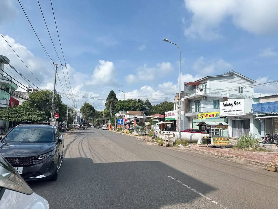 Bán nhà mặt tiền Hương Lộ 2, ngay gần chợ Hoà Long, thành phố Bà Rịa, kinh doanh tốt