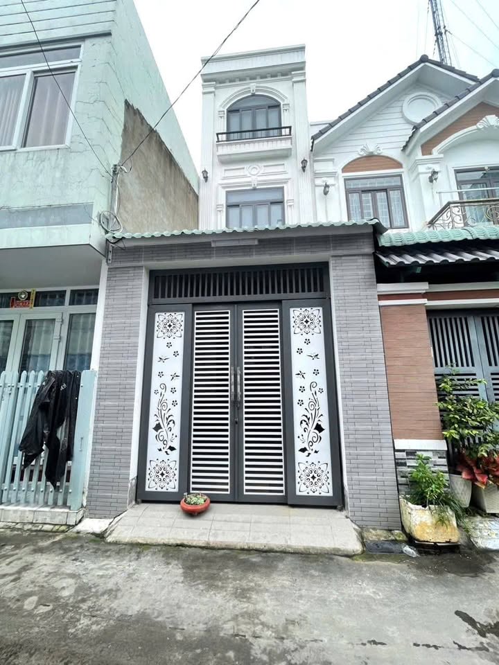 Nhà 2 lầu khang trang, 3 phòng ngủ, hẻm xe tải Trần Hưng Đạo, Cần Thơ - Giá thuê 8 triệu/tháng