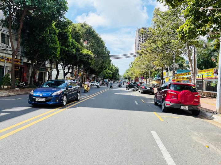 Bán nhà mặt tiền Nguyễn Thiện Thuật, Vũng Tàu, vị trí đắc địa