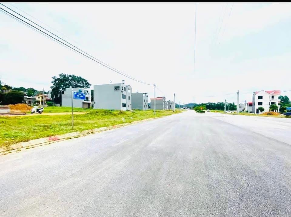 Cháy hàng 2 lô đất vàng Nam Hoàng Đồng, mặt đường đôi Đội Cấn