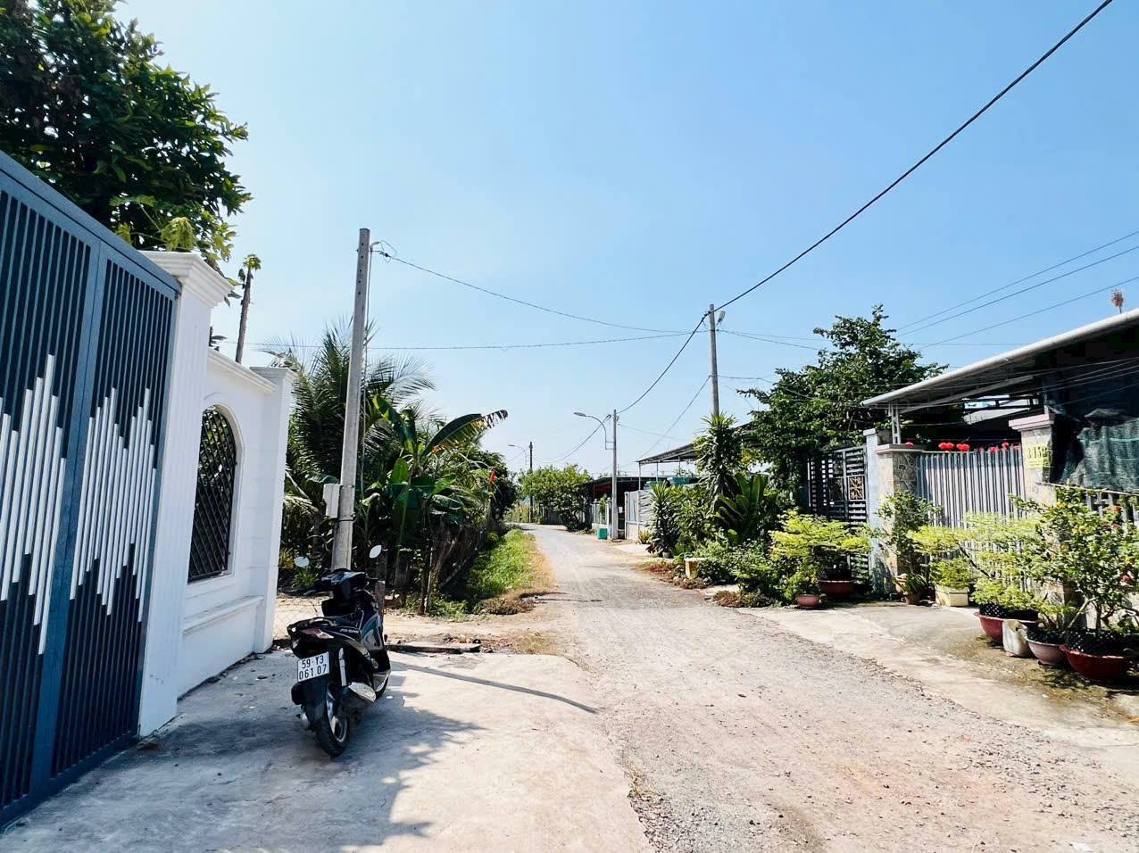 Nhà vườn xinh xinh, thoáng mát, sổ đỏ sang tên, giá hời