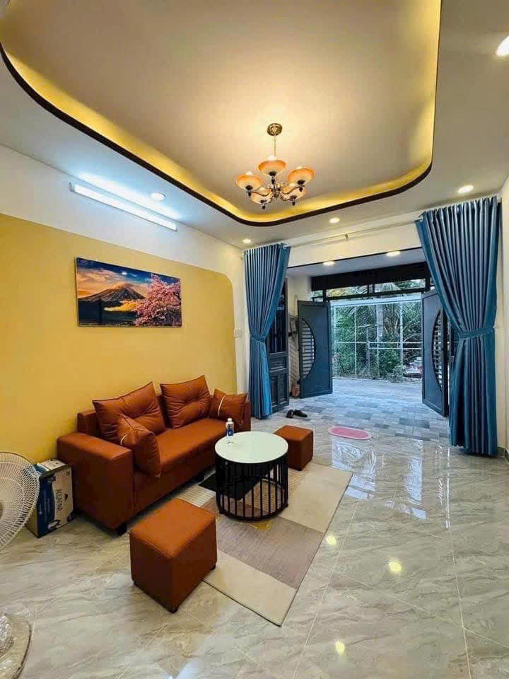 Hẻm xe hơi xịn sò, gần trường học, ngại gì không xem