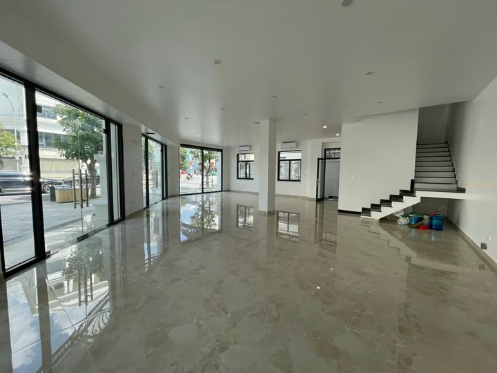 Mặt bằng "kim cương" tầng 1, Vinhomes Marina 110m² "xịn sò", giá "hời" 30 triệu/ tháng