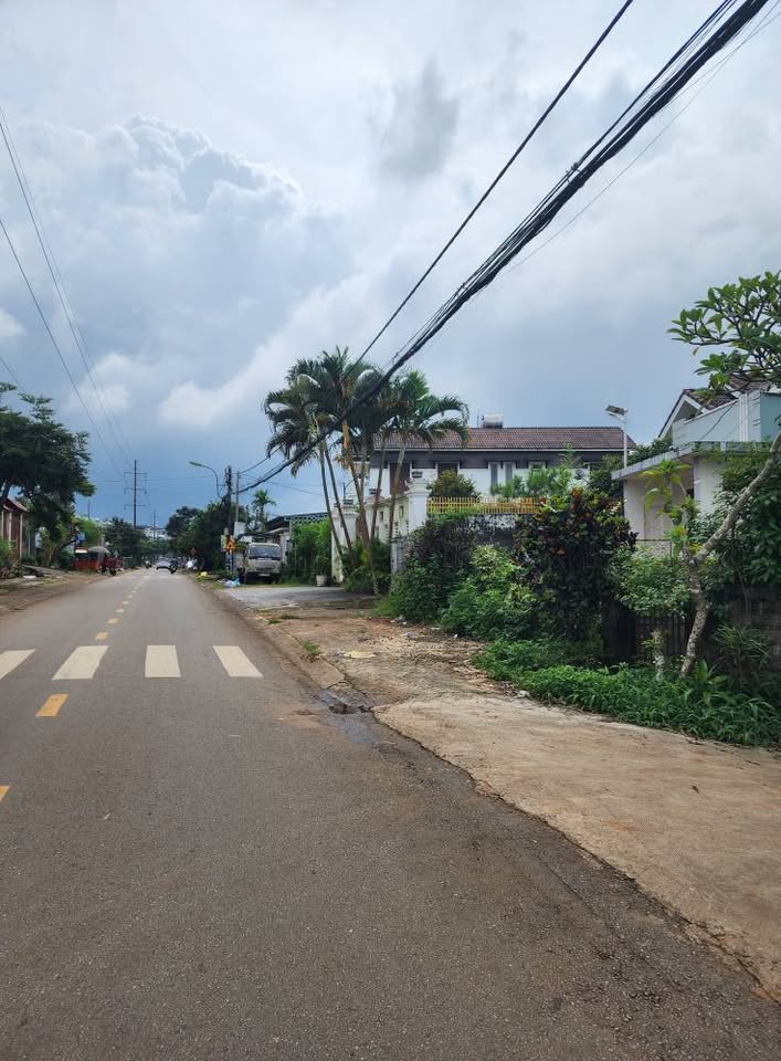 Bán nhà mặt tiền đường Nguyễn Thiếp, giáp đường Trần Phú, gần ngay Công an tỉnh Gia Lai