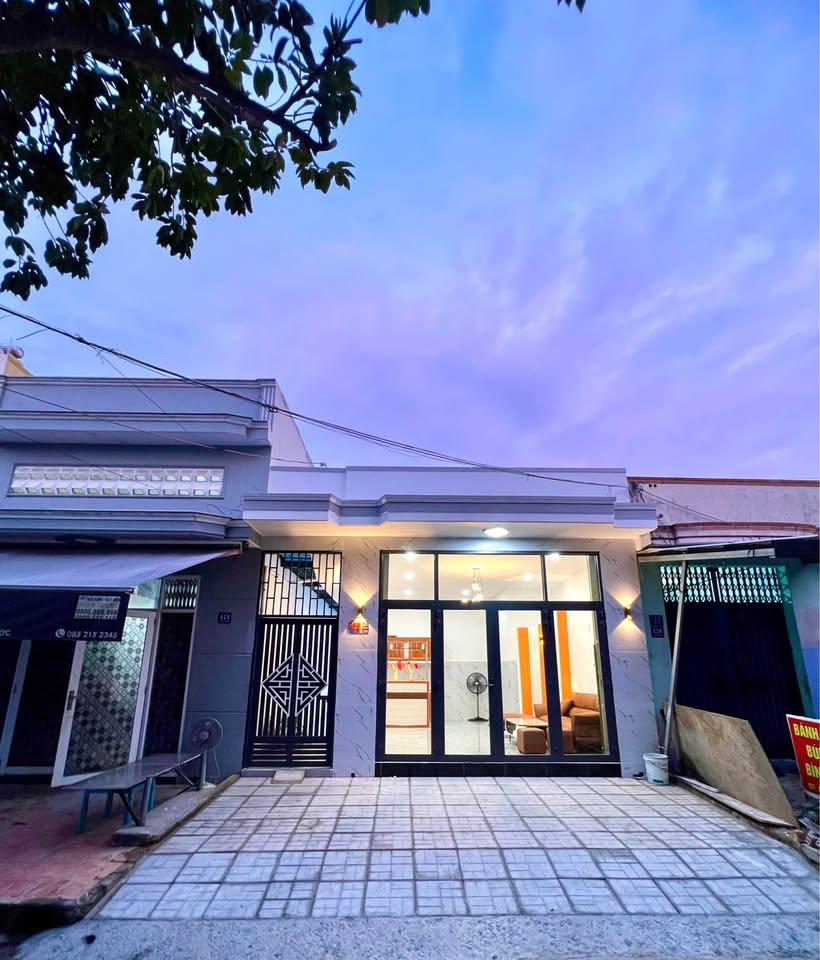 Bán nhà đẹp 90m², hướng Tây Nam, gần biển Hòn Rớ 1, Nha Trang, sổ hồng hoàn công