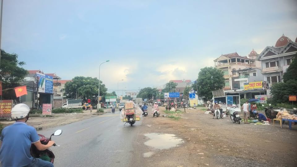 Bán đất đấu giá Lộc Rác, Phú Nghĩa, 90m2, mặt tiền rộng, kinh doanh tốt