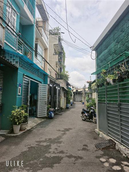 Ngôi nhà cũ ấm áp hẻm xe hơi đường số 8