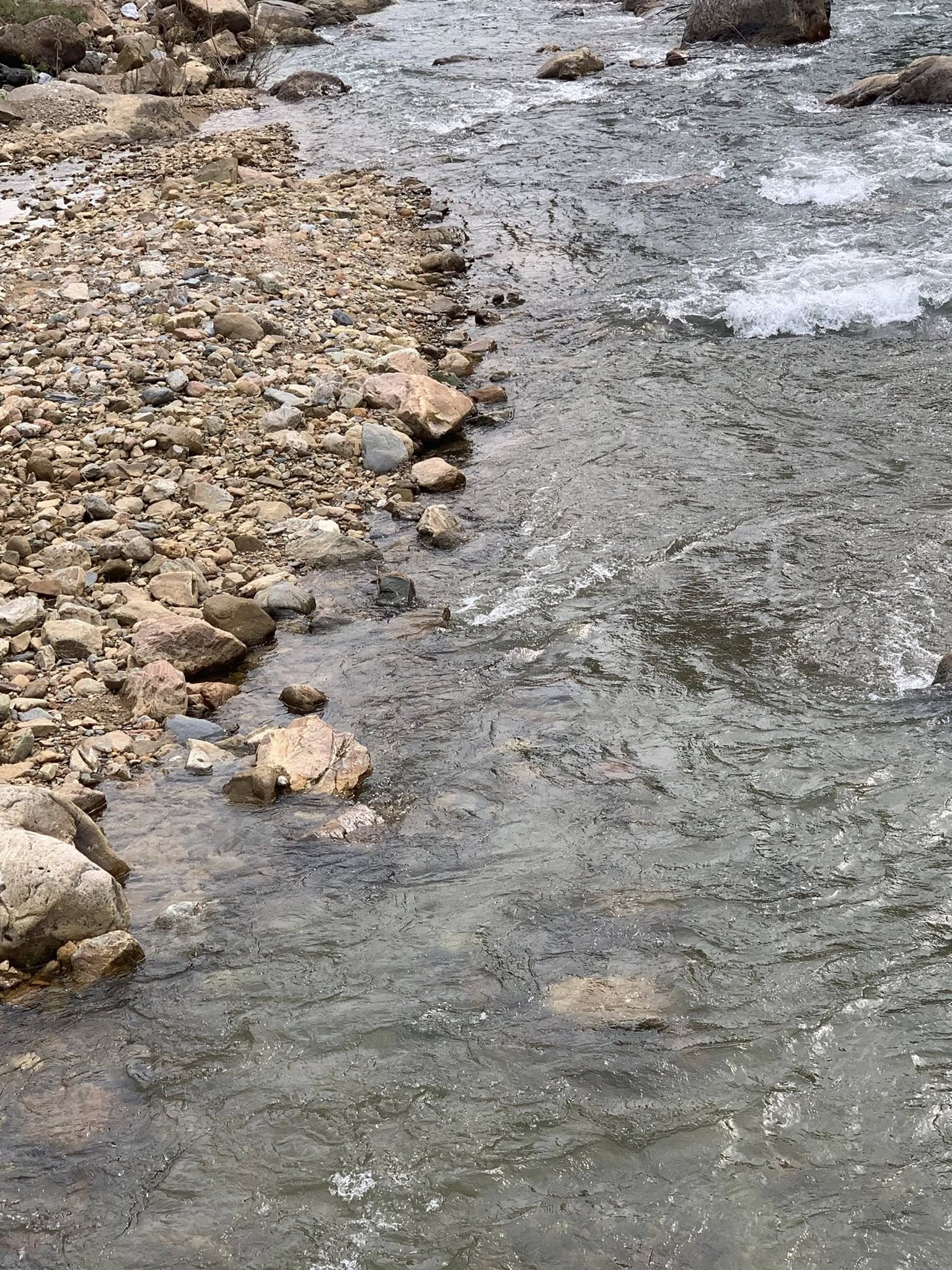 Đất nghỉ dưỡng 1400m2 có nhà sàn, gần suối tại Hòa Bình, cách Hà Nội 1 giờ di chuyển