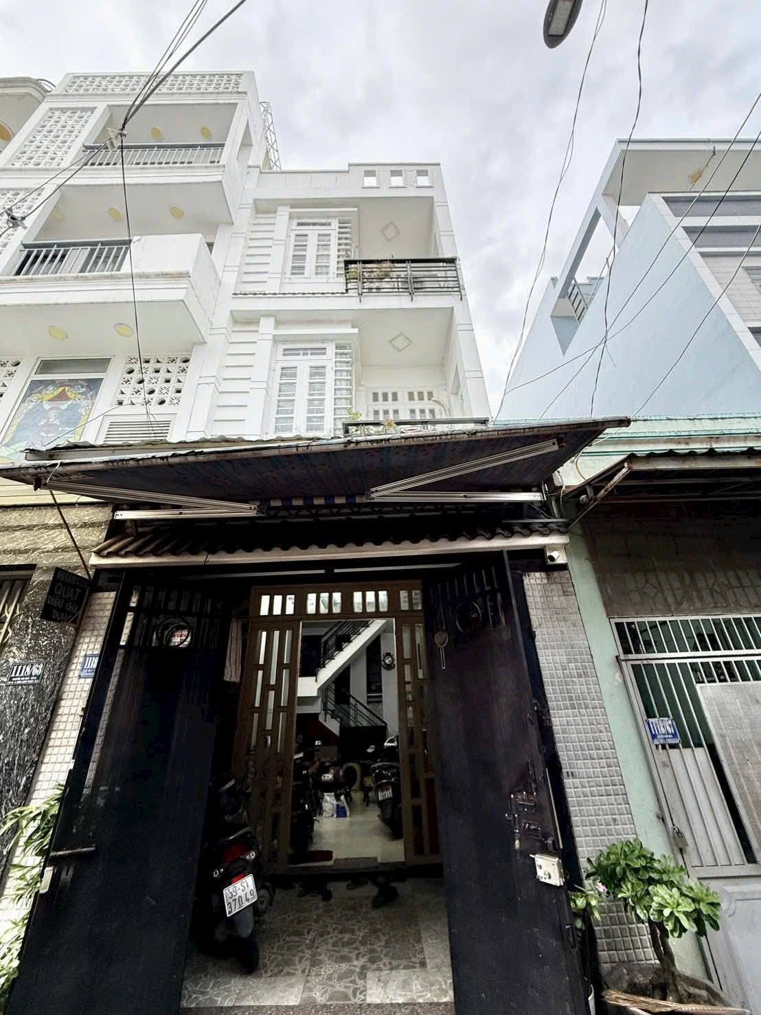 Nhỉnh 5 tỷ có ngay nhà phố 3 tầng đẹp như mơ ở Nguyễn Văn Quá, Quận 12