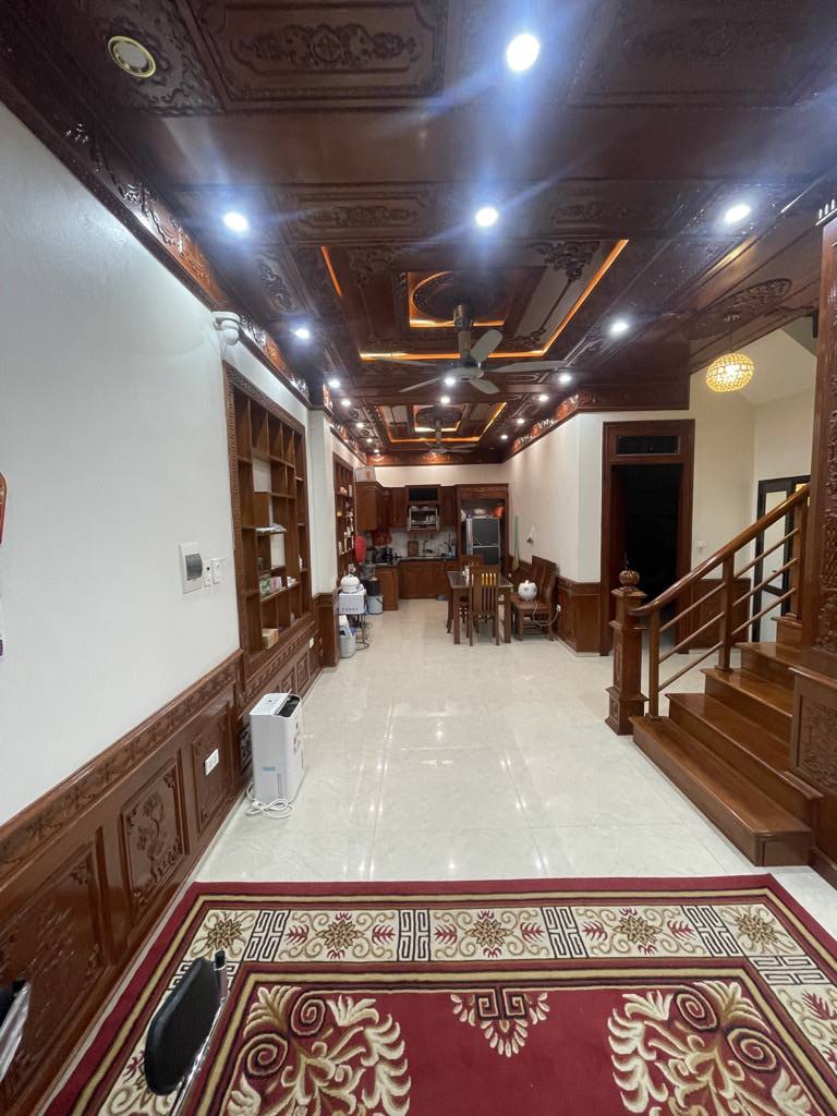 Bán nhà 3 tầng trung tâm Hoài Đức, kinh doanh sầm uất, ô tô tránh