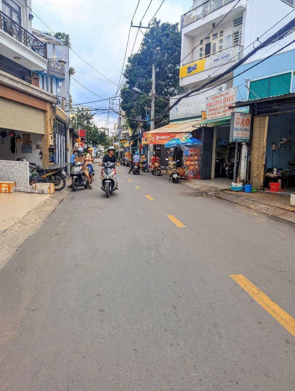 Nhà mặt tiền Gò Vấp kinh doanh sung túc, nội thất xịn, giảm sốc 900 triệu