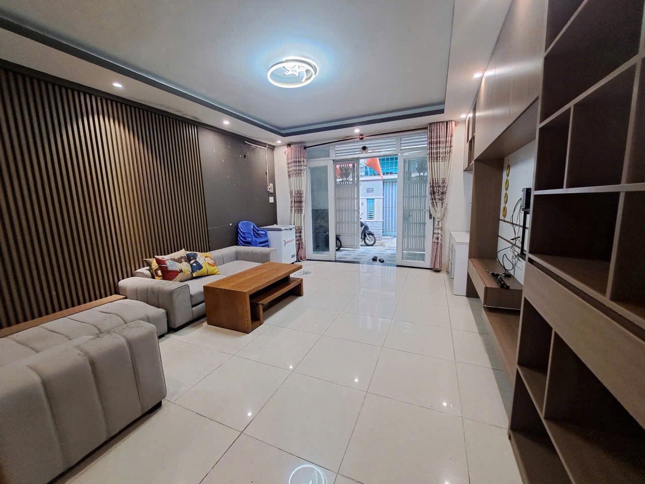 Gò Vấp nhà 4,6m x 12m, 3 tầng, giá 4,98 tỷ, vào ở ngay