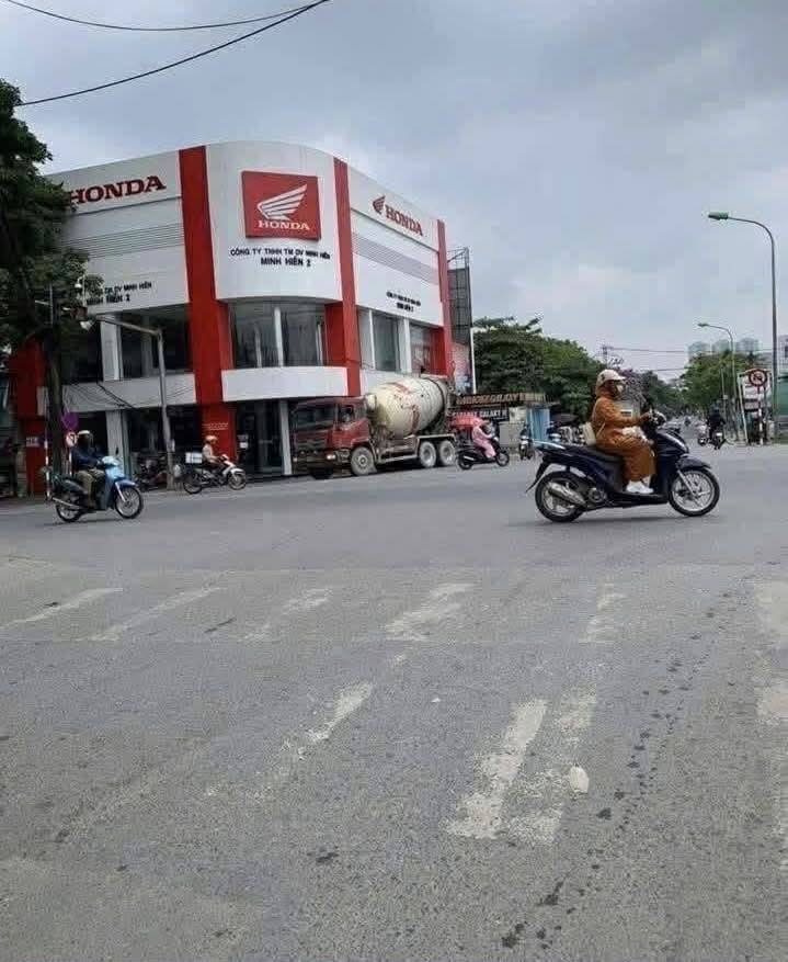 Nhà 5 tầng xây mới 33.6m2, trung tâm Tả Thanh Oai, giá 4 tỷ