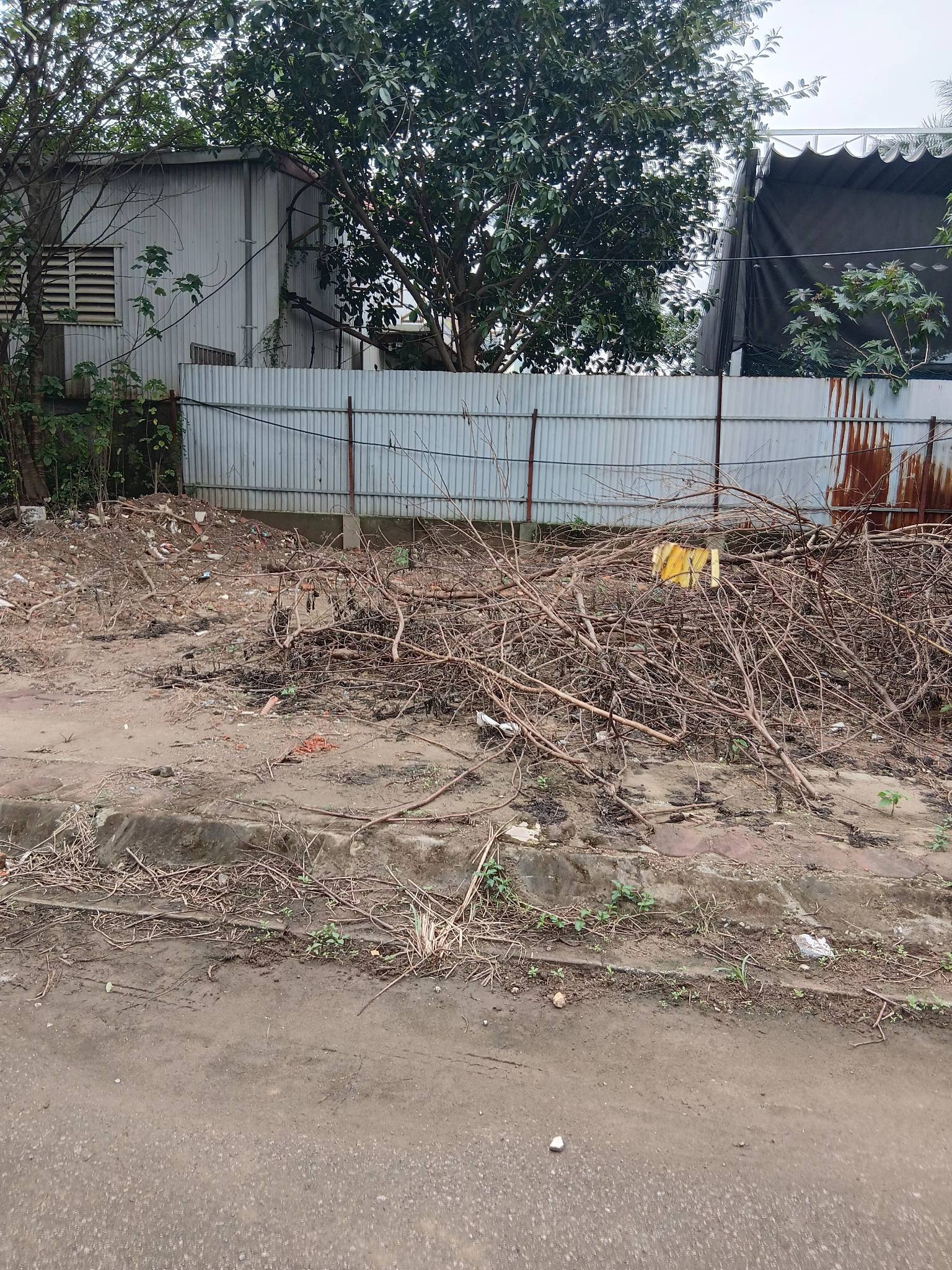 Bán đất phân lô Hoài Đức mặt tiền 8m, ô tô tránh, vỉa hè rộng