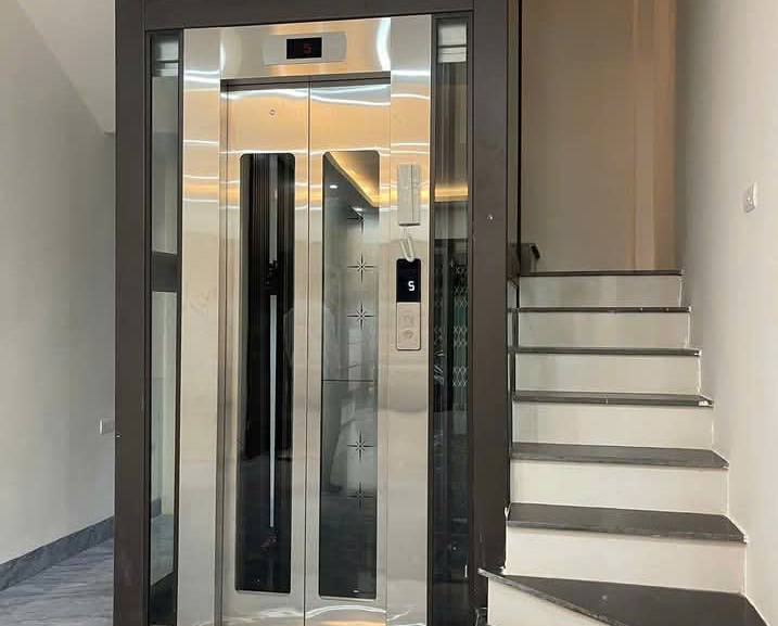 Bán nhà 8 tầng thang máy, ô tô vào nhà, 10m ra mặt phố Hồ Tùng Mậu, Cầu Giấy