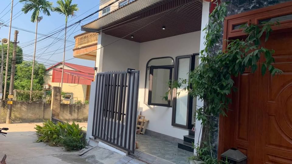 Nhà 2 tầng 2 mặt tiền, 3 ngủ, 4,5m x 17m, hướng Đông Nam, giá 1,2 tỷ